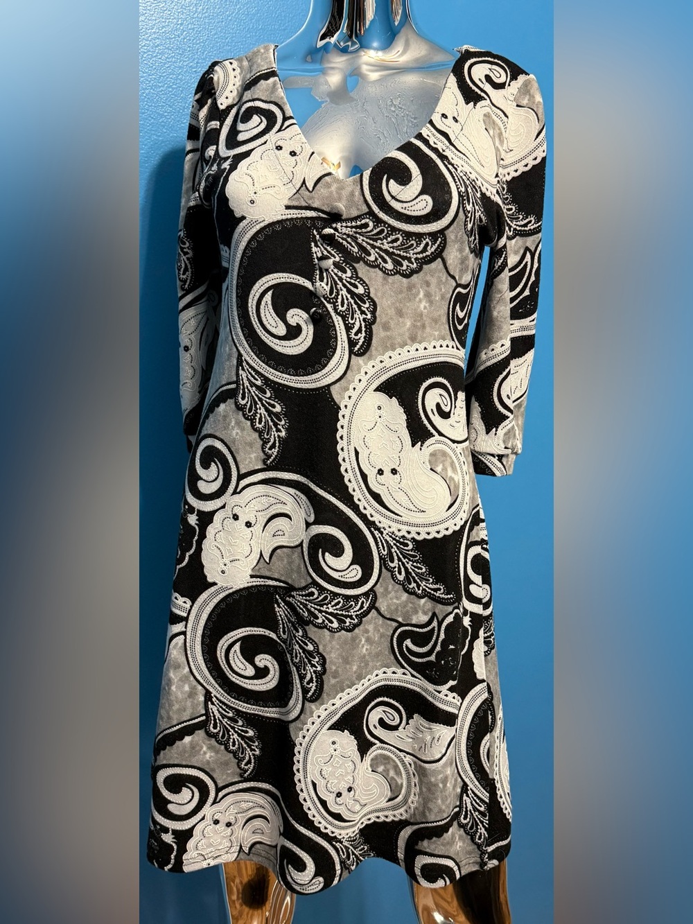 Papillon Blanc Black and White Paisley Half Sleeve Dress M